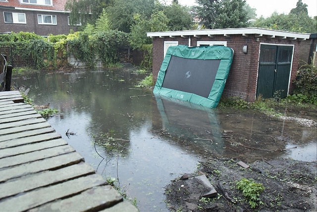 2010/220/GB 20100826b 002 Wateroverlast Havikstraat.jpg